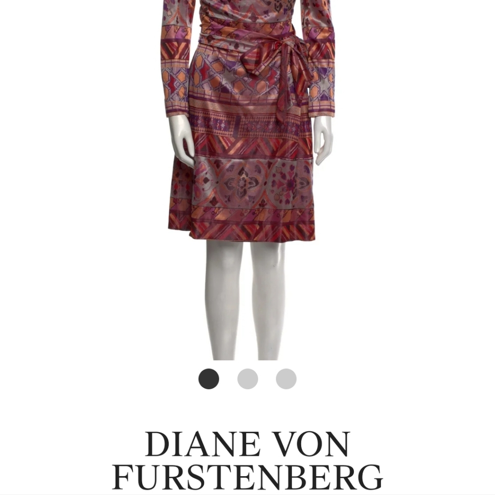 Absolutely stunning DVF wrap dress.  I'm devastated because it doesn't fit me.